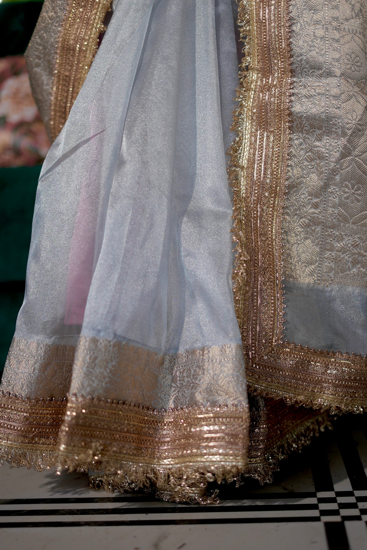 Banarasi Tissue Silk Saree – Premium Lace Border & Jaal Weaving Blouse