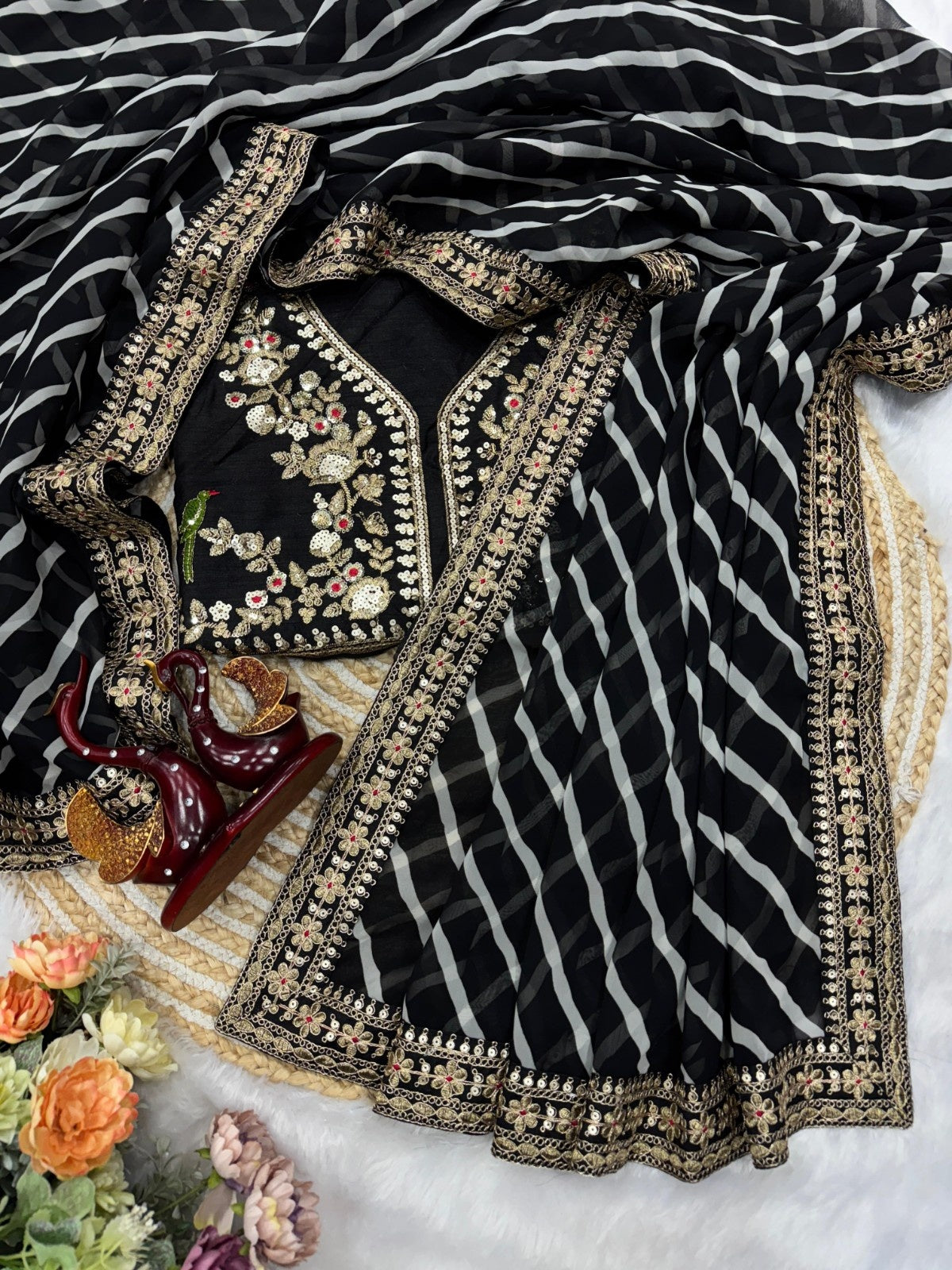 Royal Leriya Lace Elegance